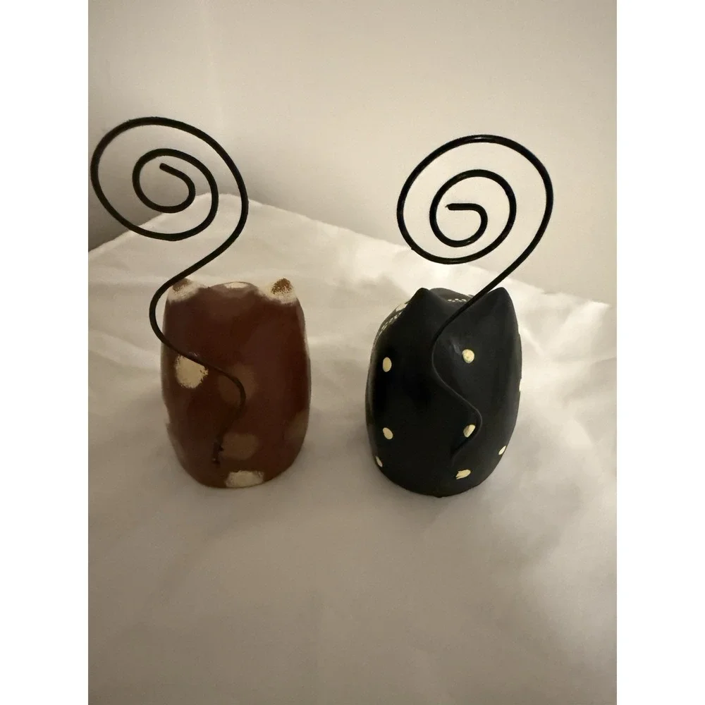 VINTAGE HAND CARVED‎ AND PAINTED WOODEN PAIR OF CATS FIGURINS WIRED TAILS